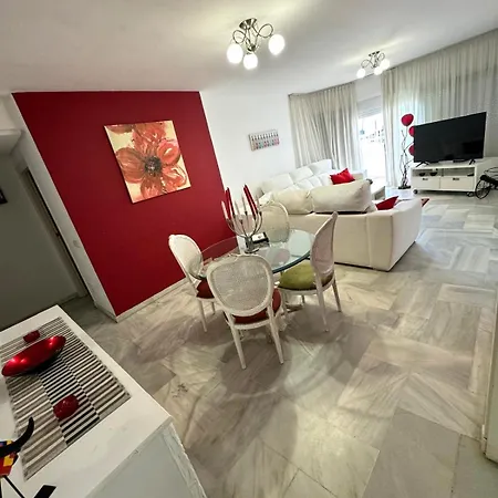 Frontline Marina Sea & Beach Views *