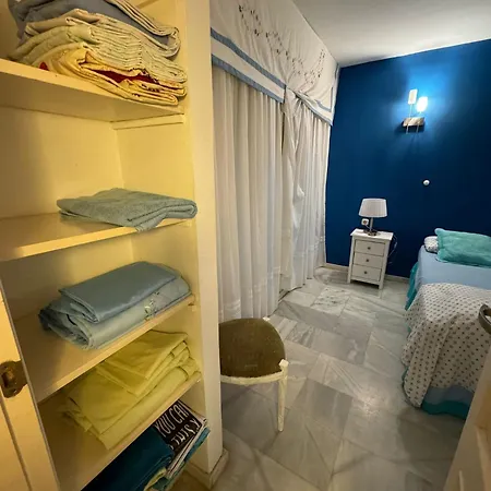 Apartment Frontline Marina Sea & Beach Views *